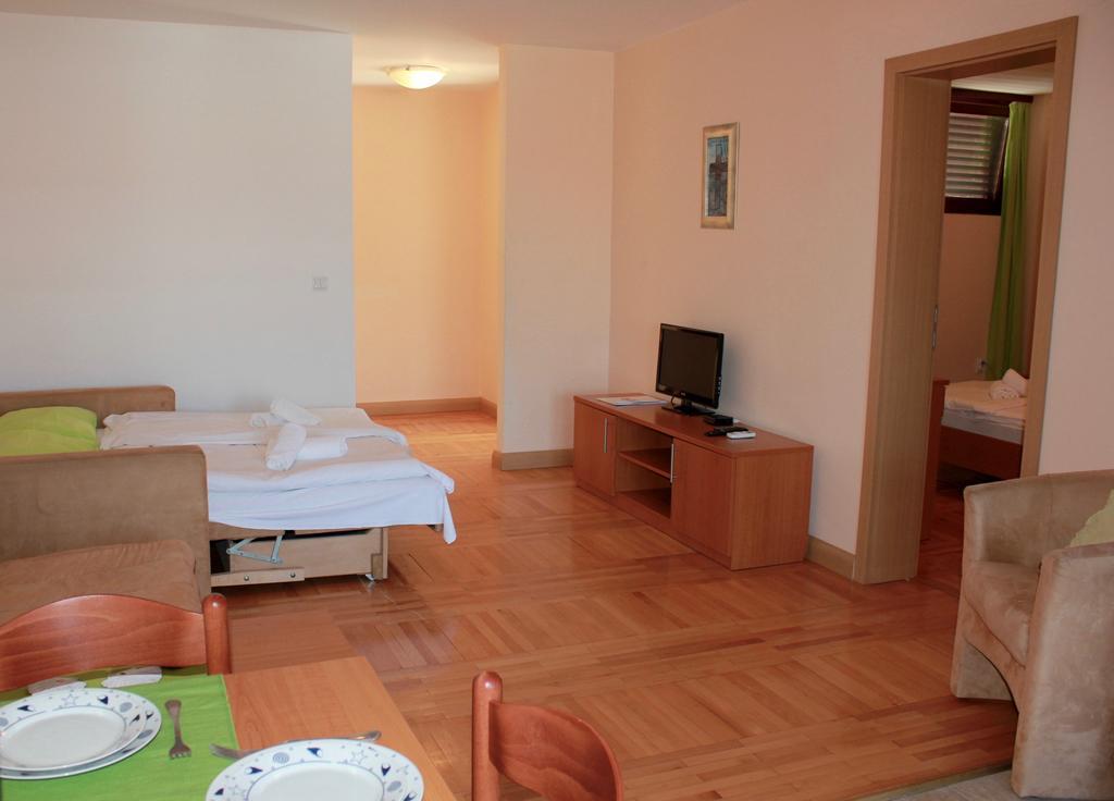 Apartments Unija Duga Uvala Крница Экстерьер фото